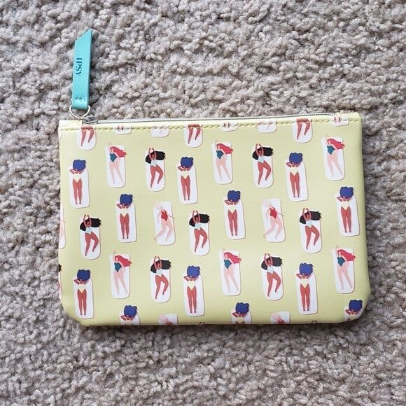 IPSY Beach Making Waves Yellow Glam Cosmetics Bag - Picture 2 of 5